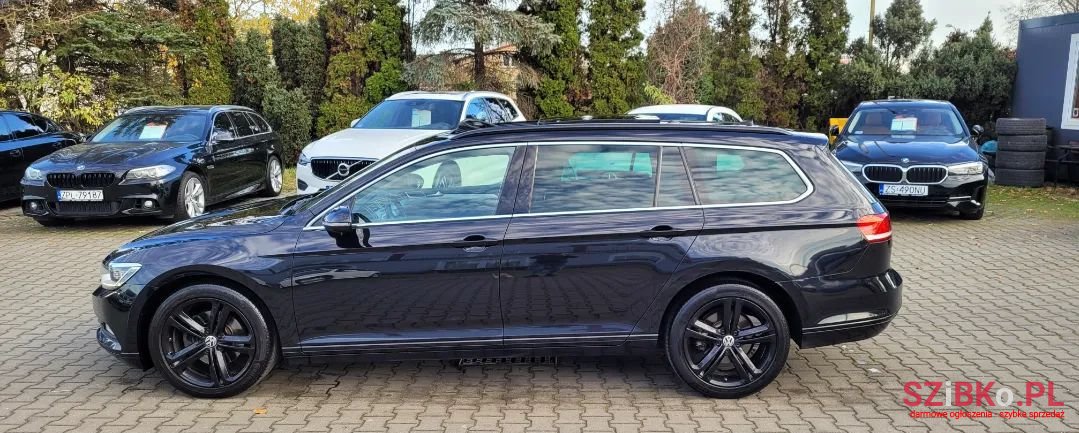 2015' Volkswagen Passat photo #2