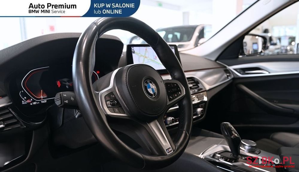 2020' BMW 5 Series 520D photo #5