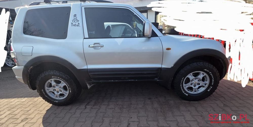 2000' Mitsubishi Pajero photo #3