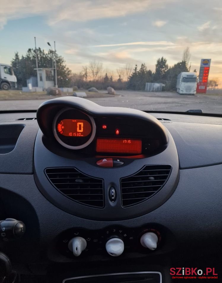 2011' Renault Twingo photo #6