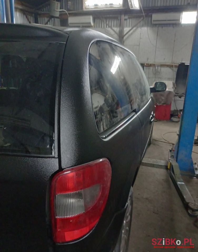 2001' Chrysler Voyager photo #5