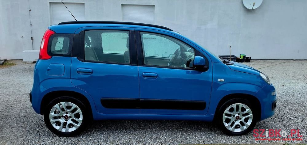 2012' Fiat Panda photo #5
