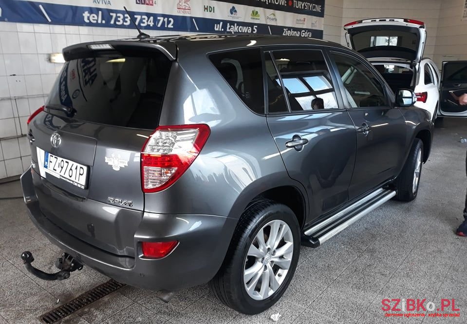 2010' Toyota RAV4 photo #4