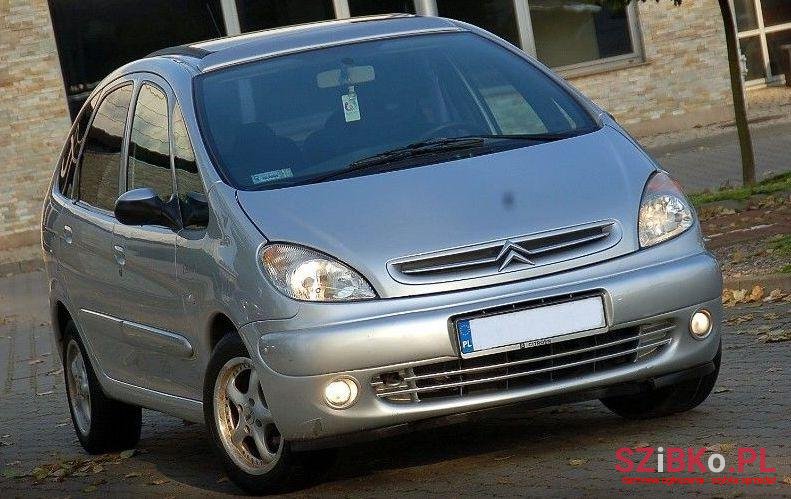 2003' Citroen Xsara Picasso photo #1