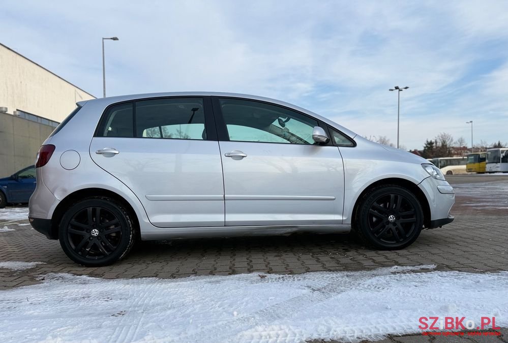 2005' Volkswagen Golf Plus photo #5