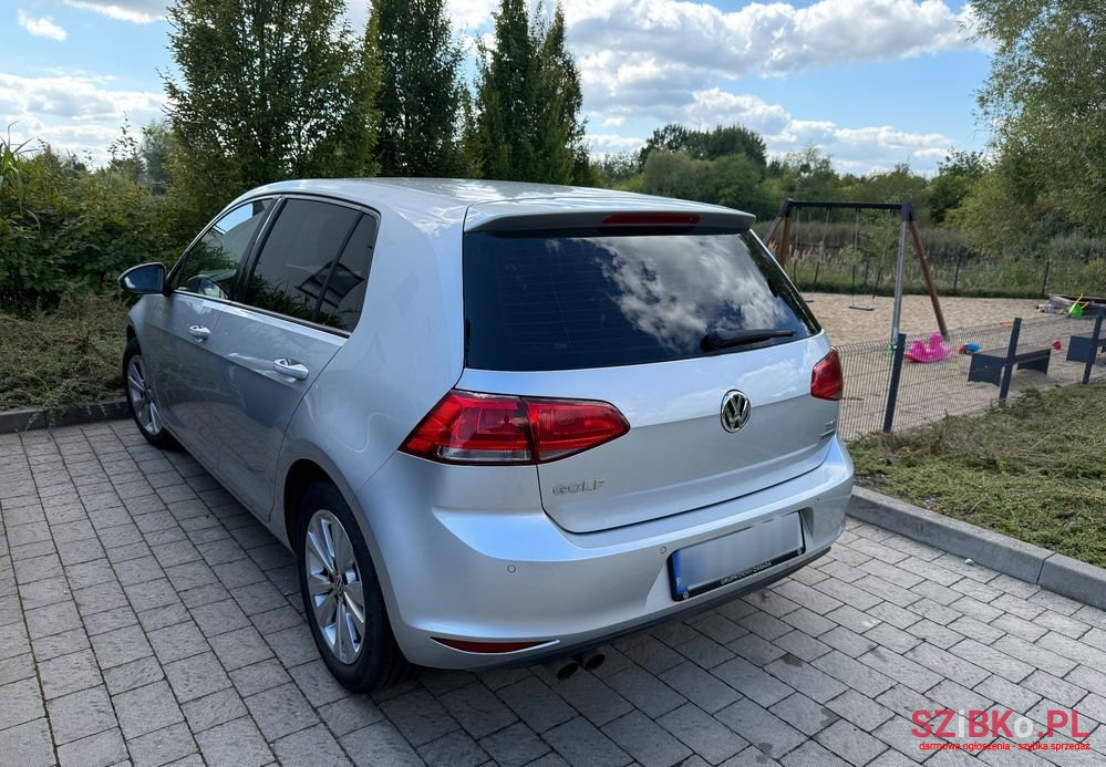 2012' Volkswagen Golf photo #2