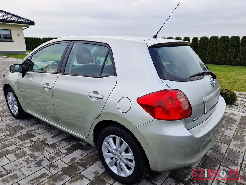 2007' Toyota Auris photo #5