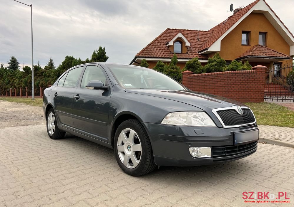 2007' Skoda Octavia photo #2