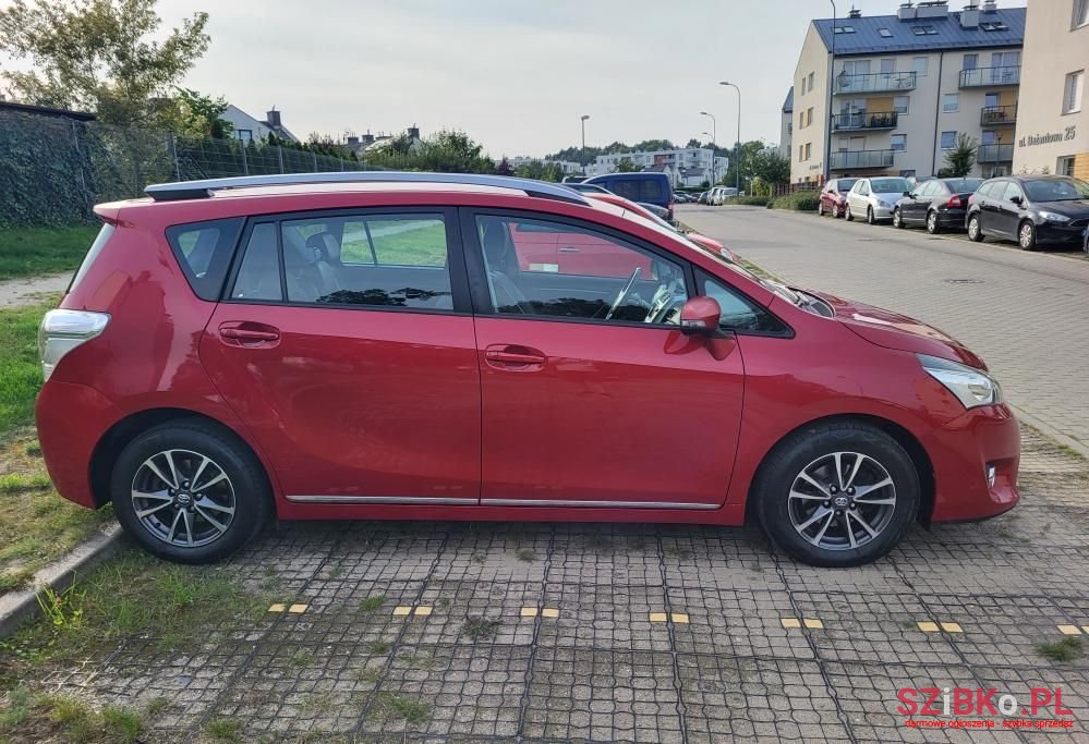 2013' Toyota Verso photo #4