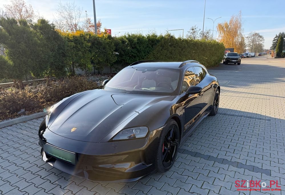 2024' Porsche Taycan photo #2