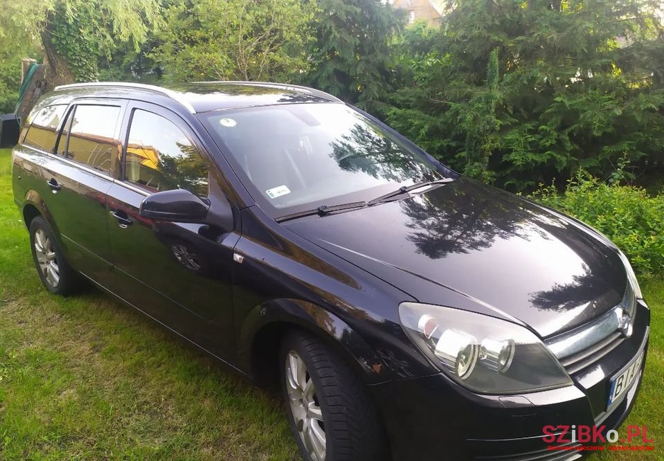 2005' Opel Astra photo #2