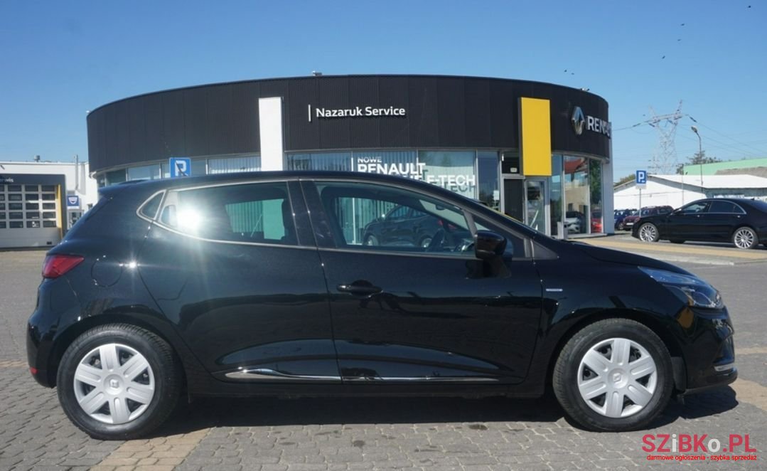 2016' Renault Clio photo #3