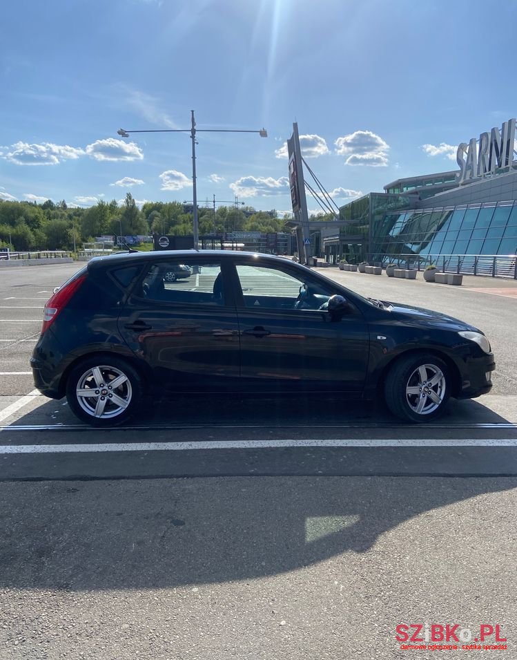 2007' Hyundai i30 1.4 Comfort photo #2