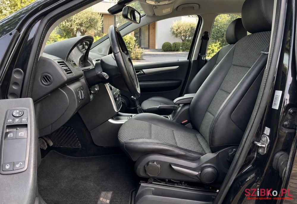 2010' Mercedes-Benz A-Class 180 Elegance photo #5
