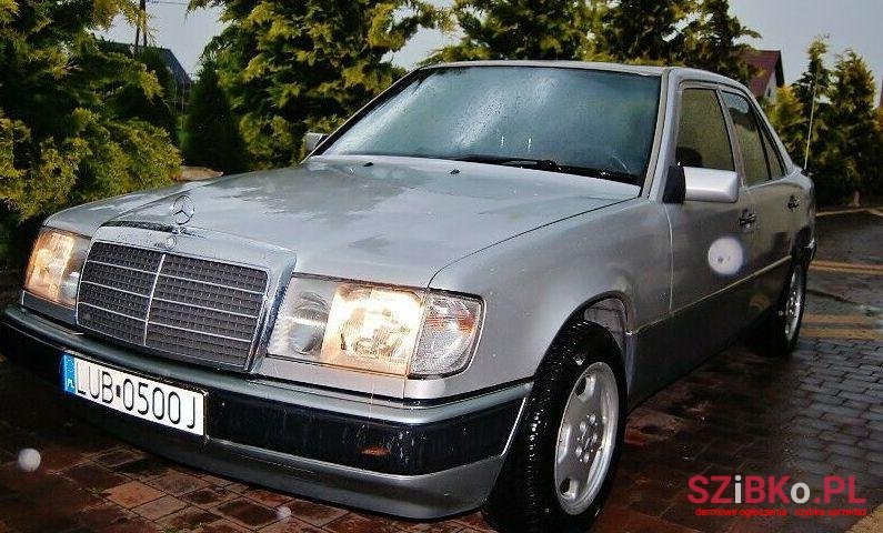 1992' Mercedes-Benz 124 photo #1