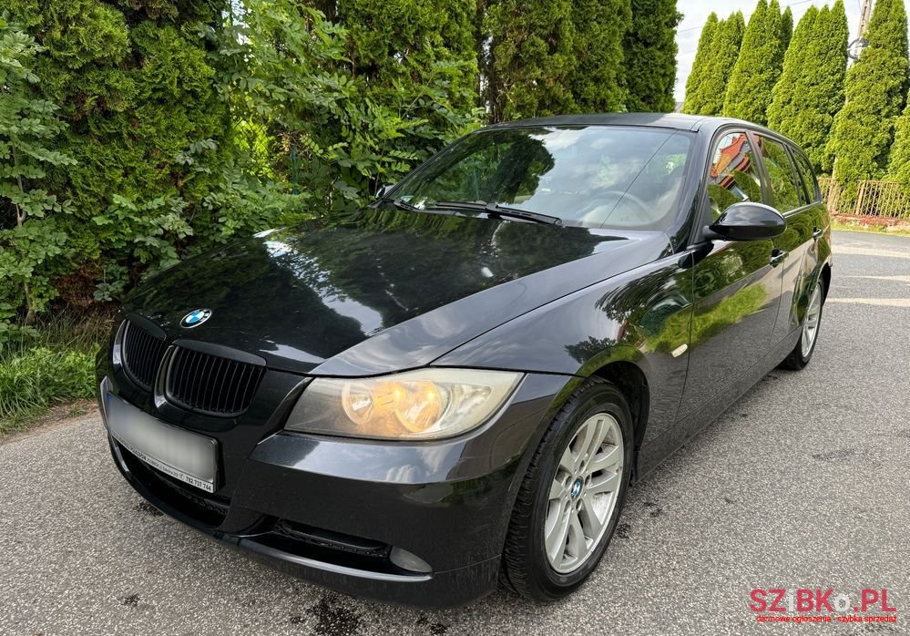 2005' BMW 3 Series 320I Touring photo #1