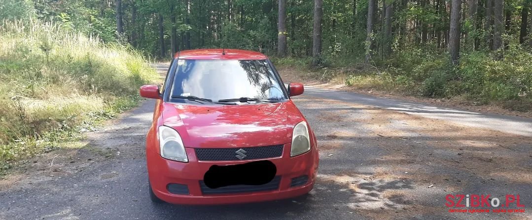 2005' Suzuki Swift Comfort photo #1