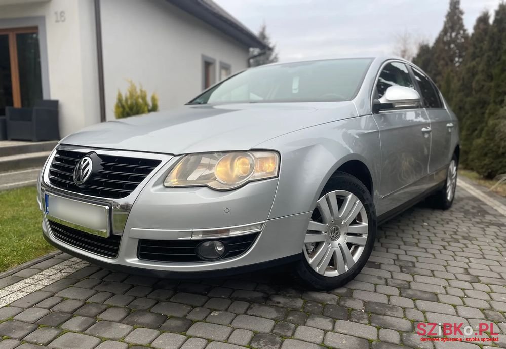 2007' Volkswagen Passat photo #2