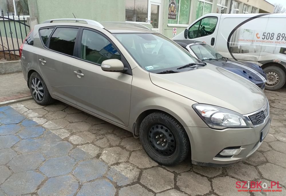 2010' Kia Ceed photo #4