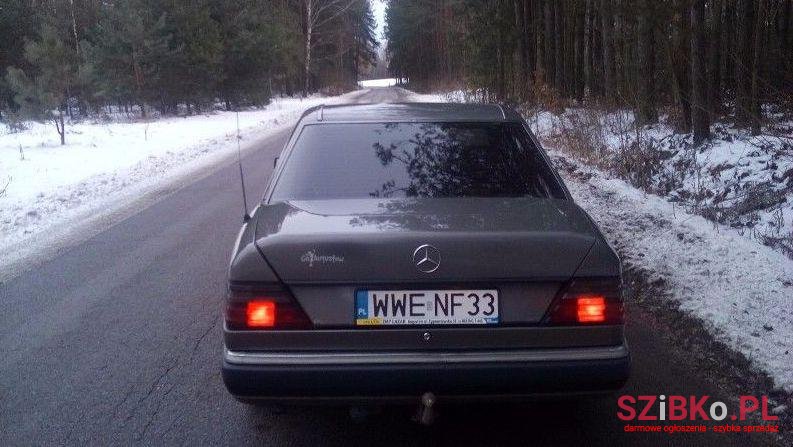 1993' Mercedes-Benz W124 photo #4