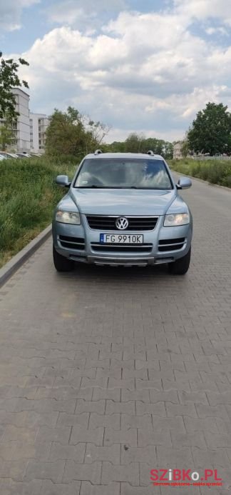 2004' Volkswagen Touareg photo #3