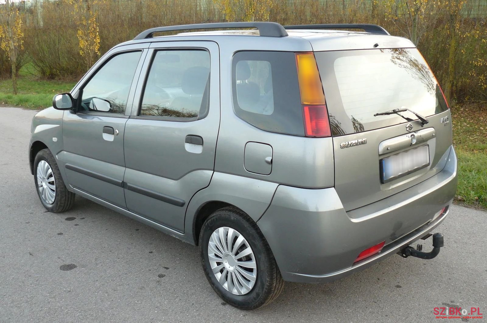 2005' Suzuki Ignis photo #2
