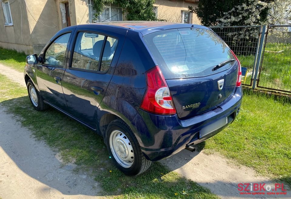 2010' Dacia Sandero photo #3