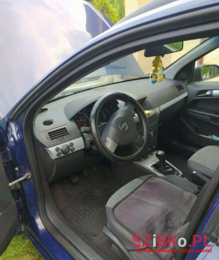 2006' Opel Astra photo #1