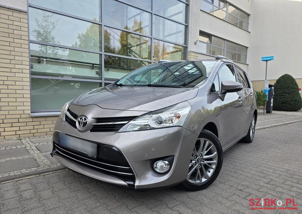 2015' Toyota Verso photo #1
