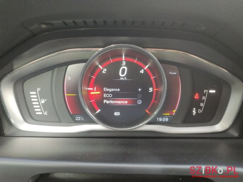 2015' Volvo S80 D4 Drive photo #6