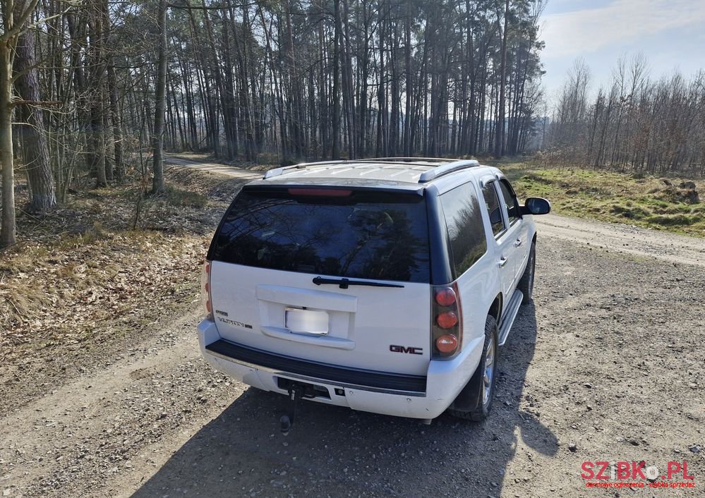 2010' GMC Yukon Denali 6.2 photo #6