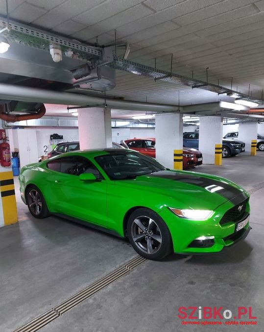 2016' Ford Mustang photo #2