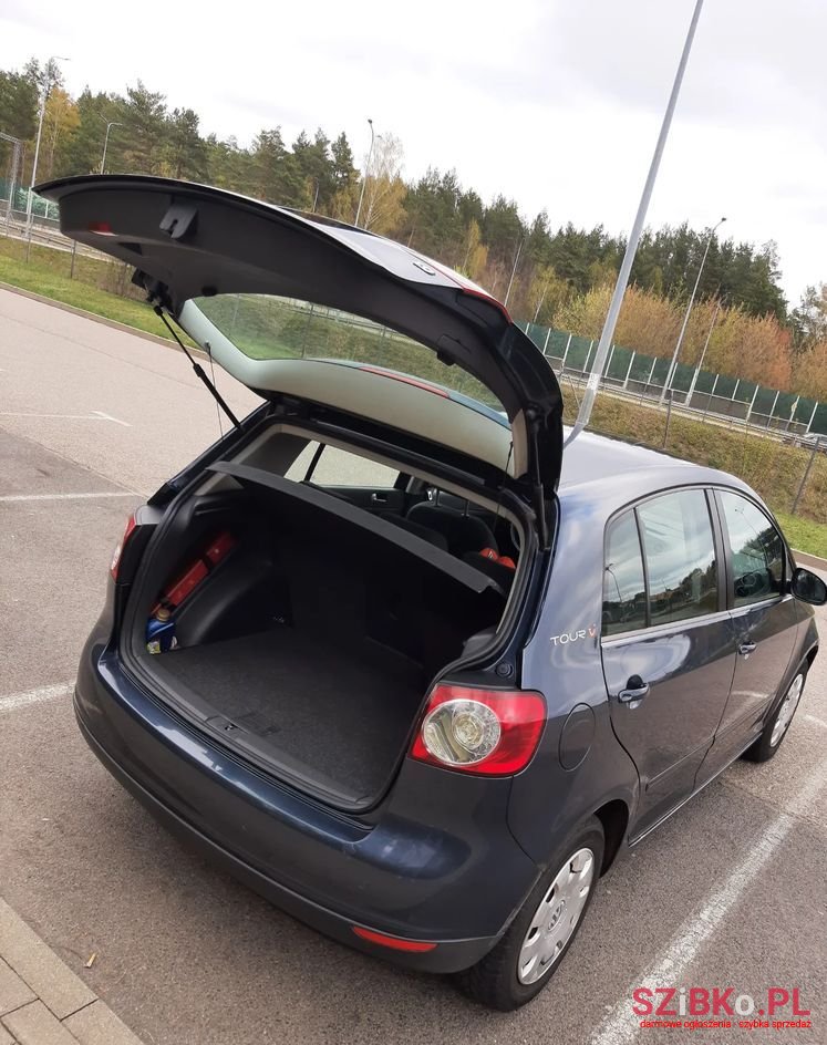 2007' Volkswagen Golf Plus 1.6 Tour photo #6