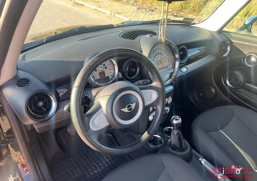 2009' MINI Cooper photo #5