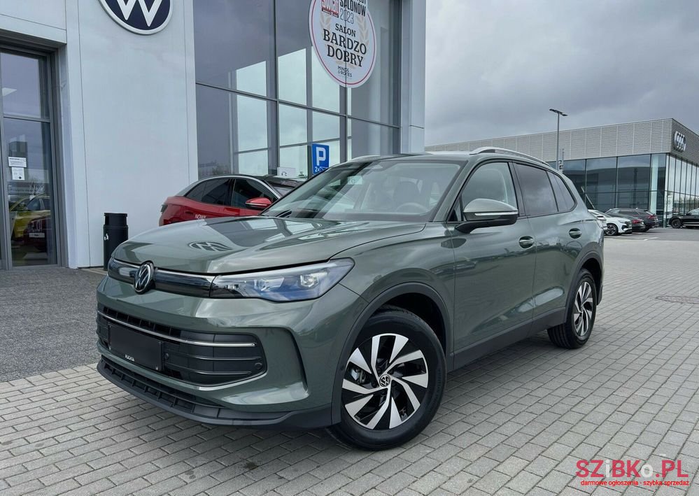 2024' Volkswagen Tiguan photo #1