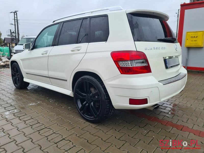 2010' Mercedes-Benz GLK photo #2