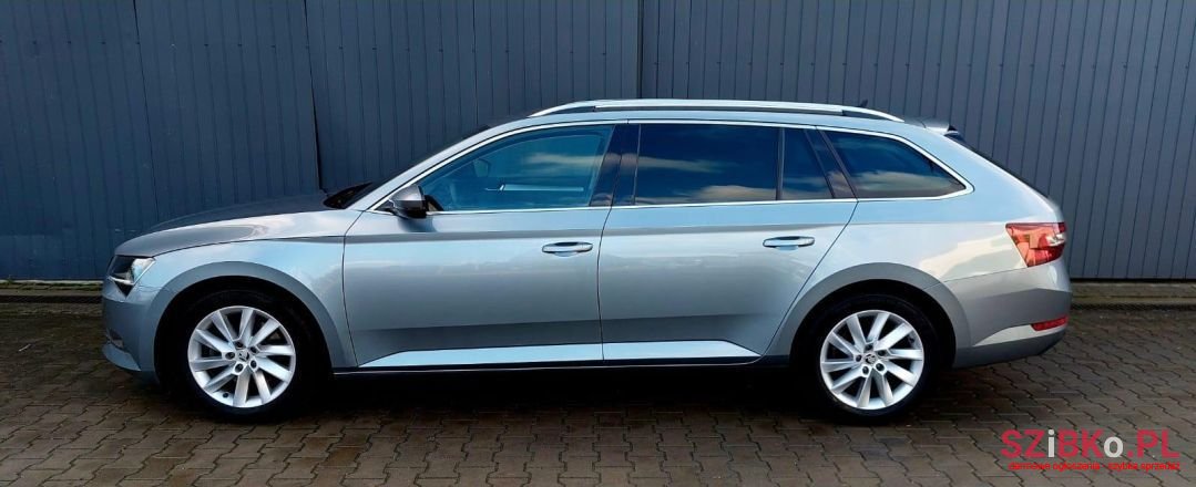 2018' Skoda Superb photo #5