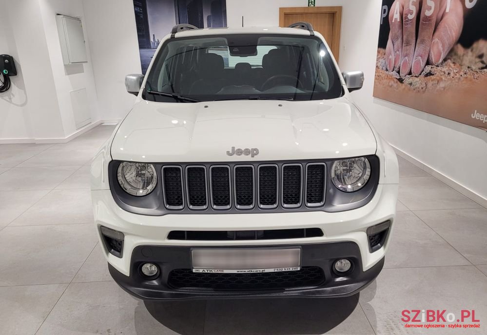 2022' Jeep Renegade photo #2