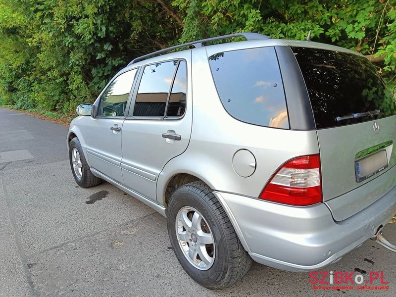 2002' Mercedes-Benz Ml photo #3