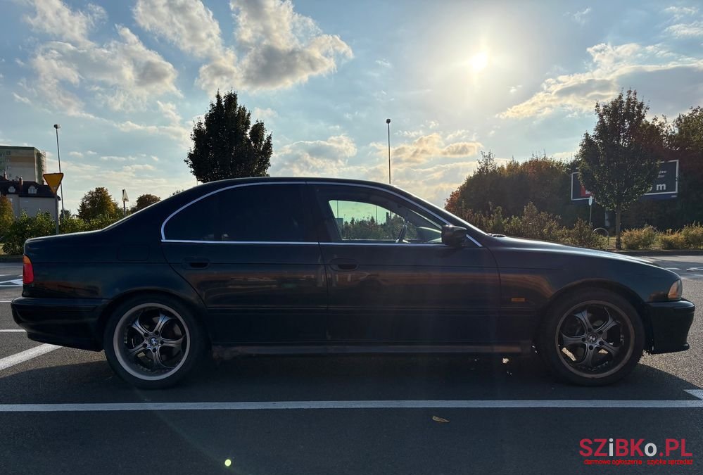 2002' BMW 5 Series 525I photo #6