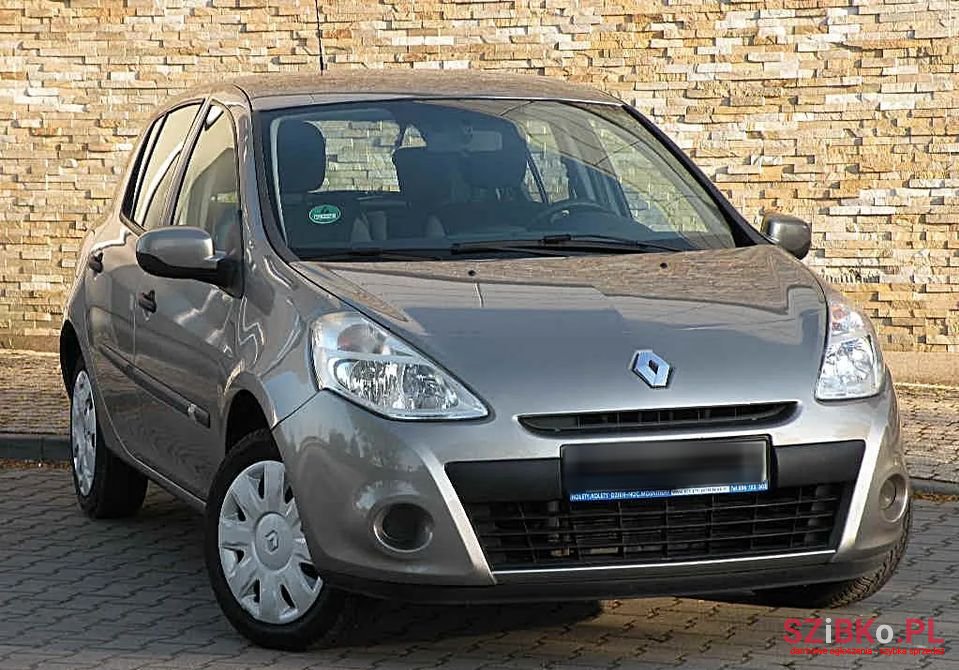 2012' Renault Clio photo #3