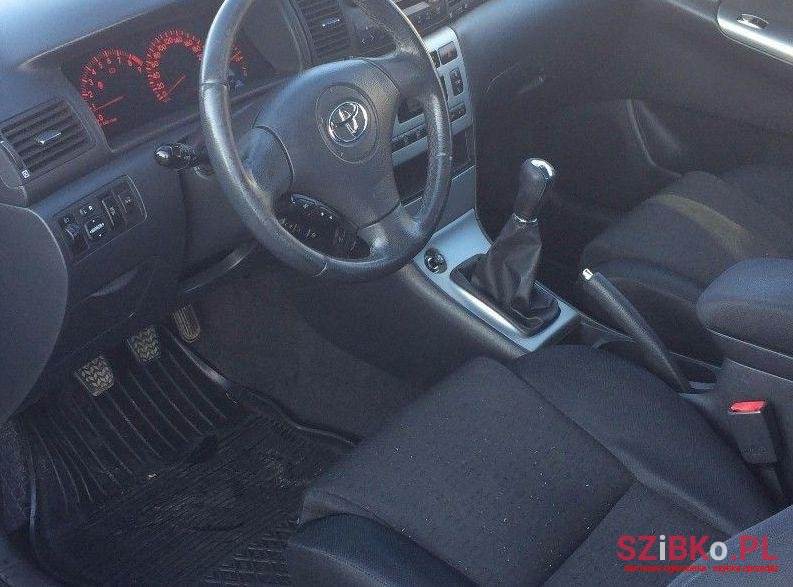 2004' Toyota Corolla photo #1