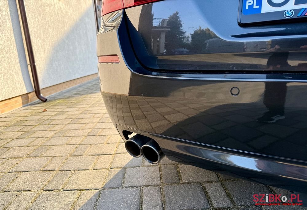 2014' BMW 5 Series 520D Luxury Line photo #4