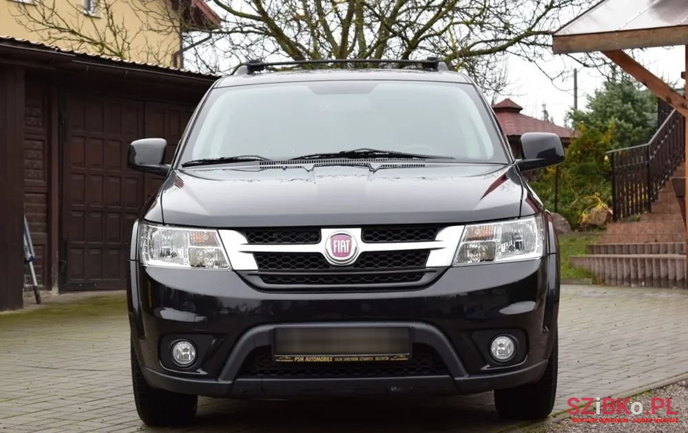 2012' Fiat Freemont photo #2