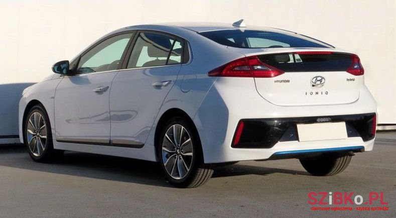 2018' Hyundai Ioniq photo #3
