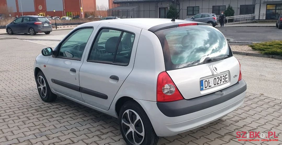 2002' Renault Clio photo #3