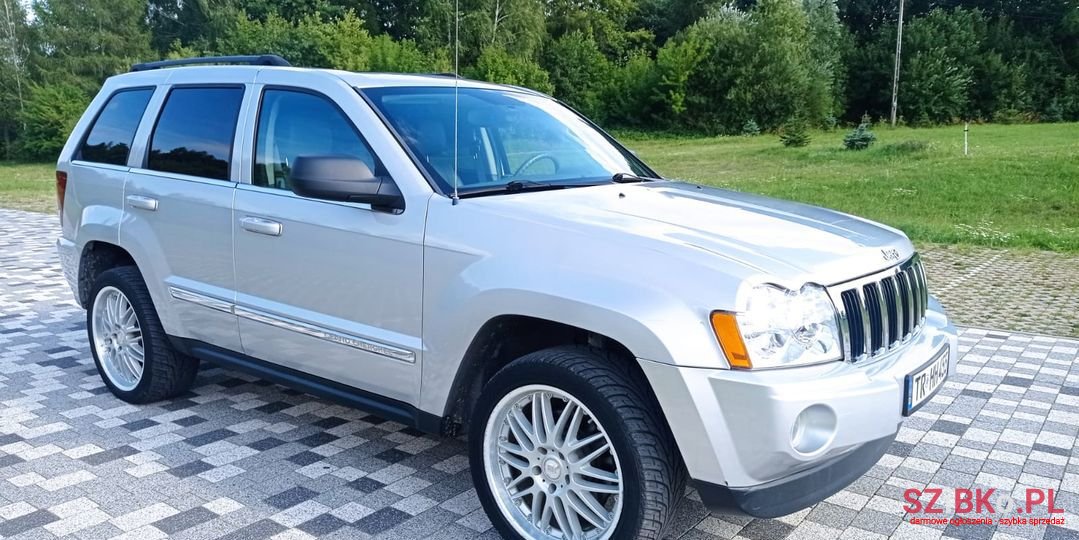 2005' Jeep Grand Cherokee photo #1