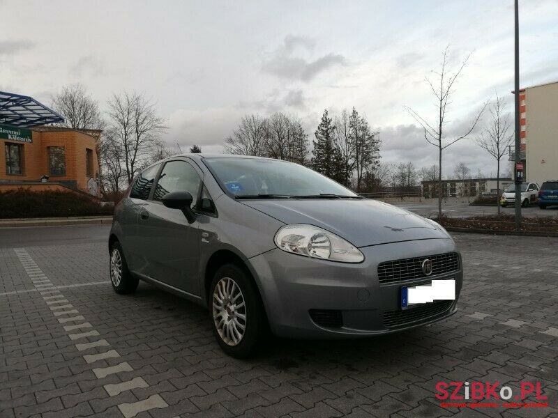 2009' Fiat Punto photo #3