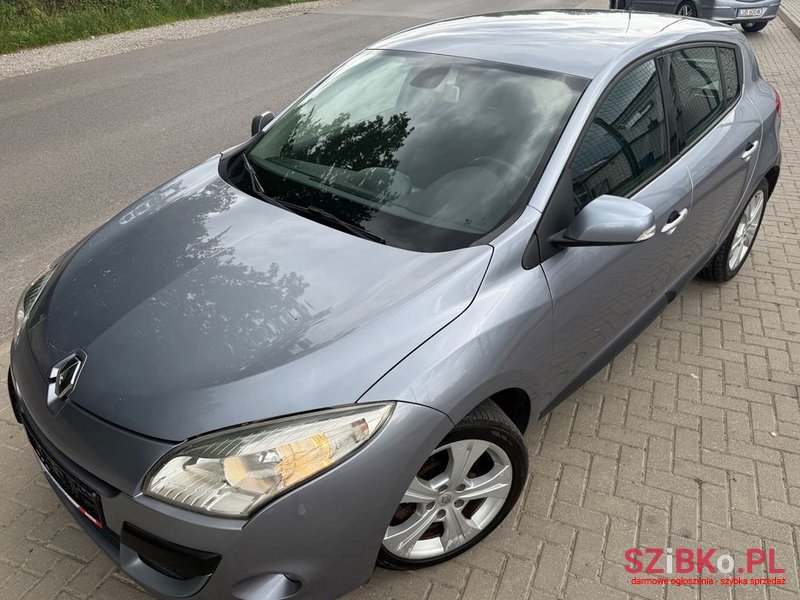 2009' Renault Megane photo #2