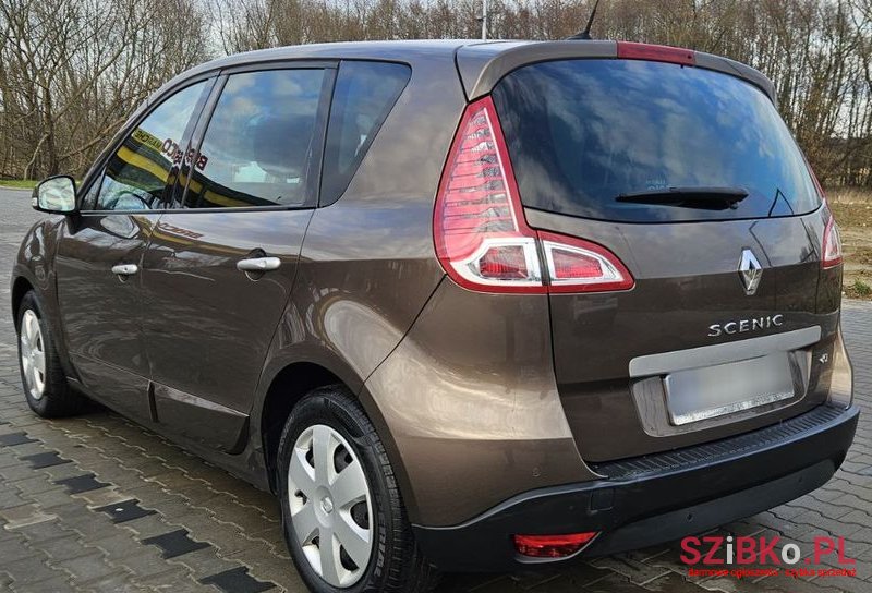 2010' Renault Scenic photo #5
